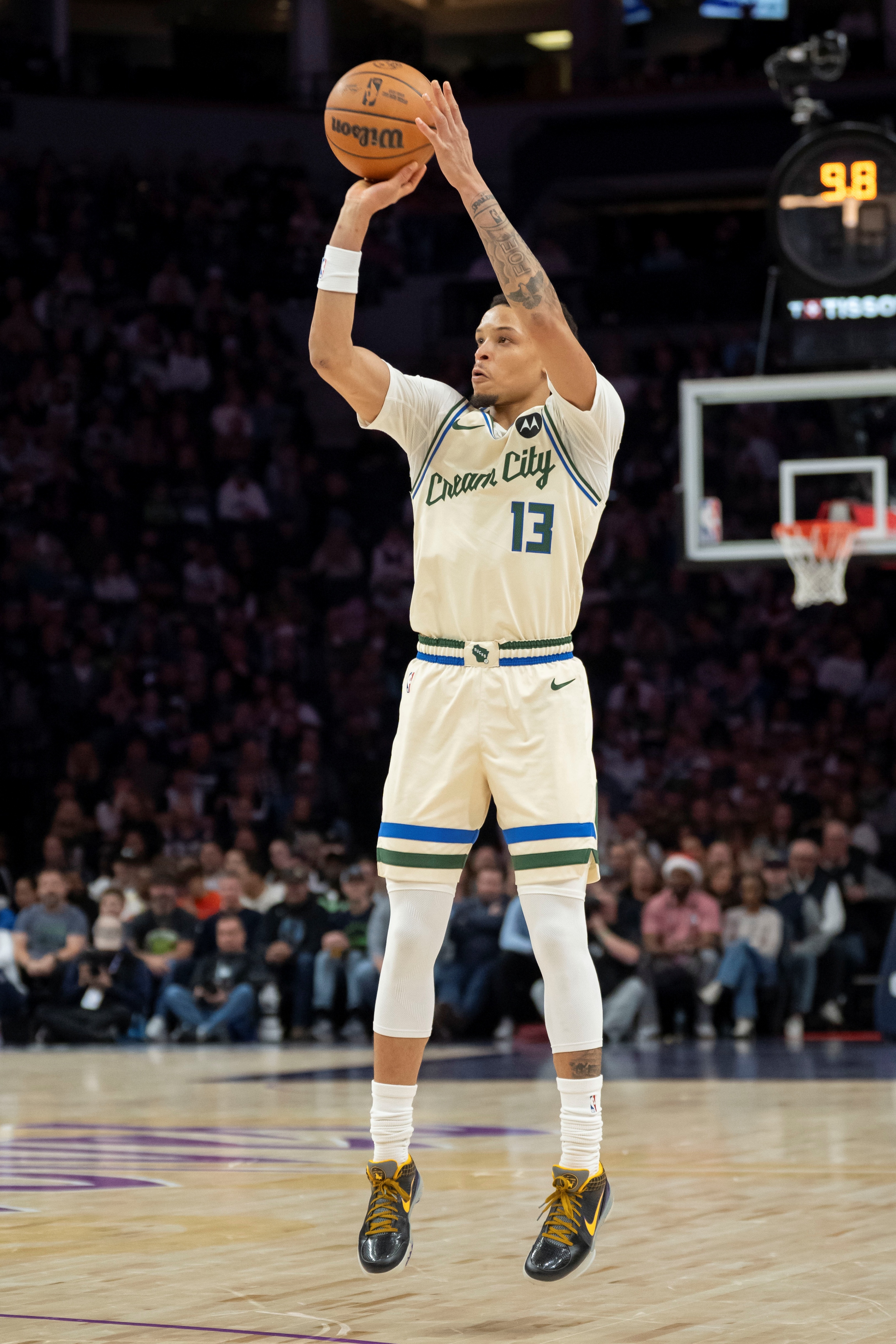 百家乐官网-手感不佳！罗林斯14投5中&amp;三分5中1得11分7板3助1帽 正负值-23